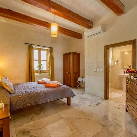 The Hamlet 2 בית כפרי